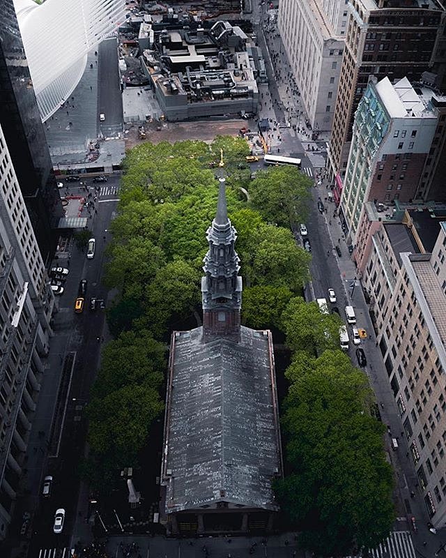 St. Paul's Chapel, New York, New York. Photo via @urbnxplrtn #viewingnyc #newyorkcity #newyork