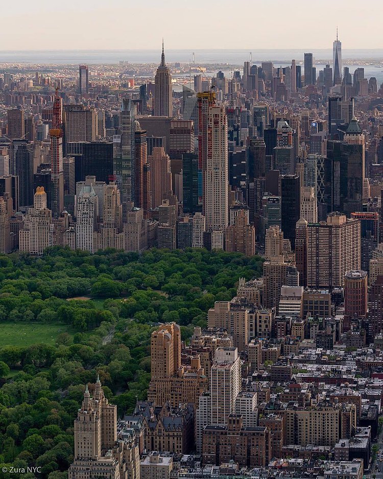 New York, New York. Photo via @zura.nyc #newyork #newyorkcity #nyc #viewingnyc