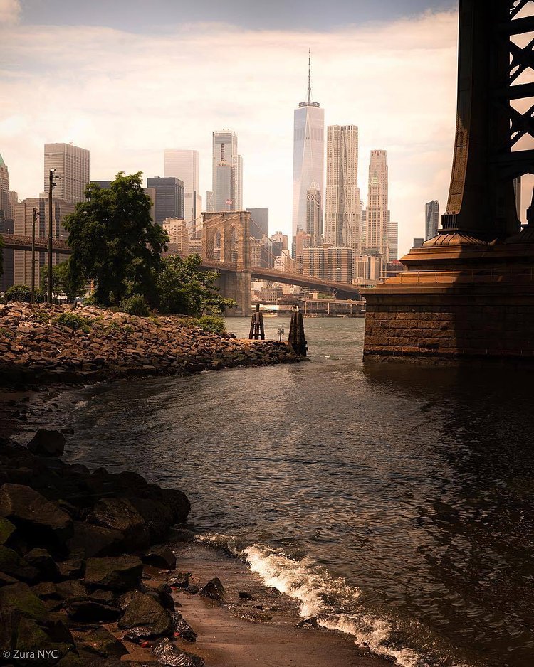 New York, New York. Photo via @zura.nyc #newyork #newyorkcity #nyc #viewingnyc