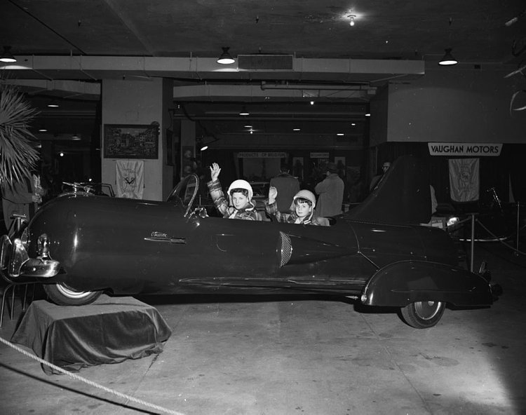 Wings and space-age car design were all the rage in the 1950s. 