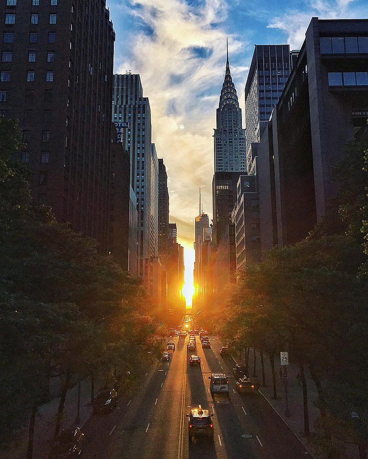 Not a true #manhattanhenge but there was still a bit of a crowd tonight. #42ndstreet #nyc #procamapp #magichour #chasinglight #chryslerbuilding