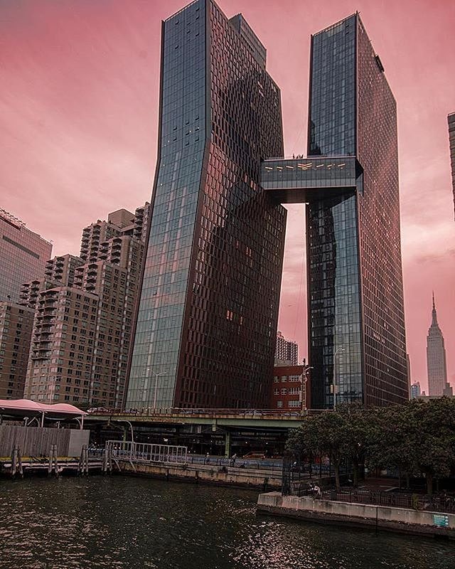 American Copper Buildings, New York. Photo via @fallinginlovewithnyc #viewingnyc #newyorkcity #newyork