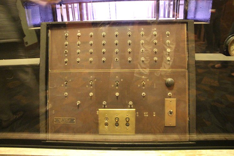 Working Stage Model | Built in 1932, Radio City Music Hall is a prime example of art deco architectural style that has withstood the test of time. With tons of gold, reflective surfaces and geometric design, walking through the venue is a bit like stepping back in time. Most of the fixtures, furniture and ornamentation are original, and any replacements are exact replicas of how the theater looked 80 years ago.

Read more here: <a href="https://viewing.nyc/i-braved-a-walkthrough-of-radio-city-music-hall-meant-for-tourists/" rel="nofollow">viewing.nyc/i-braved-a-walkthrough-of-radio-city-music-ha...</a>