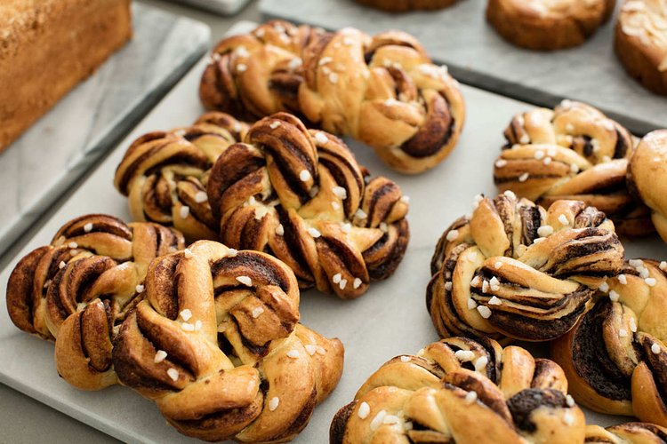 Brioche in cinnamon and dark-chocolate varieties.