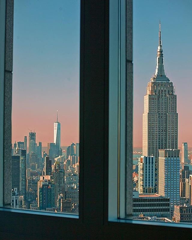 Photo via @fallinginlovewithnyc 
#viewingnyc