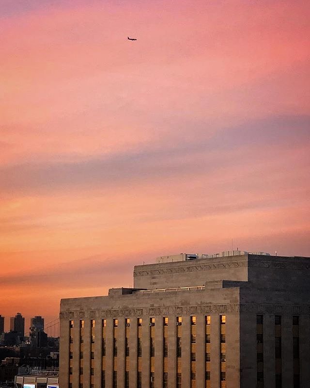 Bronx Supreme Courthouse, New York. Photo via @blackblondeimages #viewingnyc  #newyorkcity #newyork #nyc #sunset