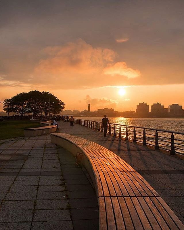 New York, New York. Photo via @maximusupinnyc #viewingnyc #newyorkcity #newyork