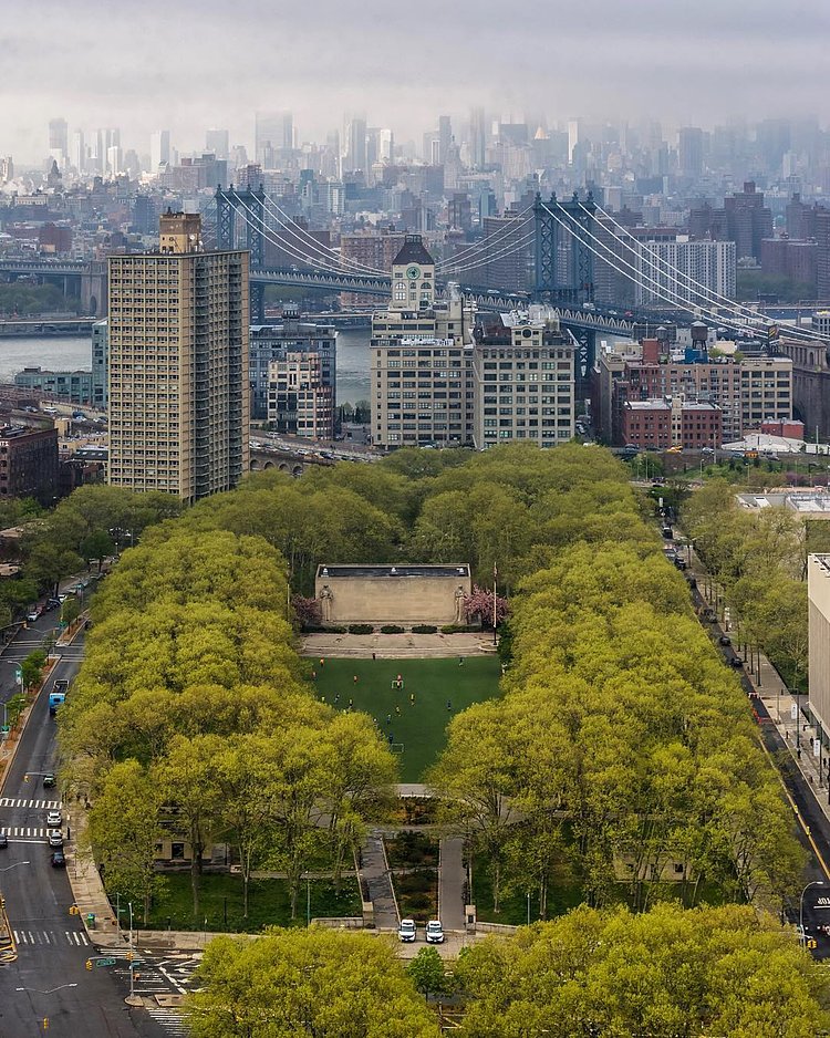 A real mixed bag of weather today.... Here's Cadman Plaza and the Manhattan Bridge through the clouds and haze. I need a prayer or two, folks. I'm up against the most serious challenge I ever faced in life. Thanks in advance and by tomorrow night I will know enough to tell you how things came out.
✨🙏🏼🙏🏼🙏🏼✨✌🏼️👨🏻✨
Camera: Nikon D7200
Lens: Nikkor 18-105 @ 48mm
ISO: 100
Aperture: F11
Exposure: 1/80s
NEF (RAW) format
Post-processing/Edit: Lightroom, PS Mobile, Snapseed
✨☁️✨🌧✨🌦✨🏙✨
#ic_cities #icapture_nyc #instagramnyc #bridge #brooklyn #made_in_ny #morandoemnovayork #manhattan #manhattanbridge #dumbo #downtown #ny #nyc #nikon #nbc4ny #NewYork #new_york #newyorkcity #newyorkster #new_york_city #nycgram #nycdotgram #nycprimeshot #nbc4ny #NikonLove #NikonNoFilter