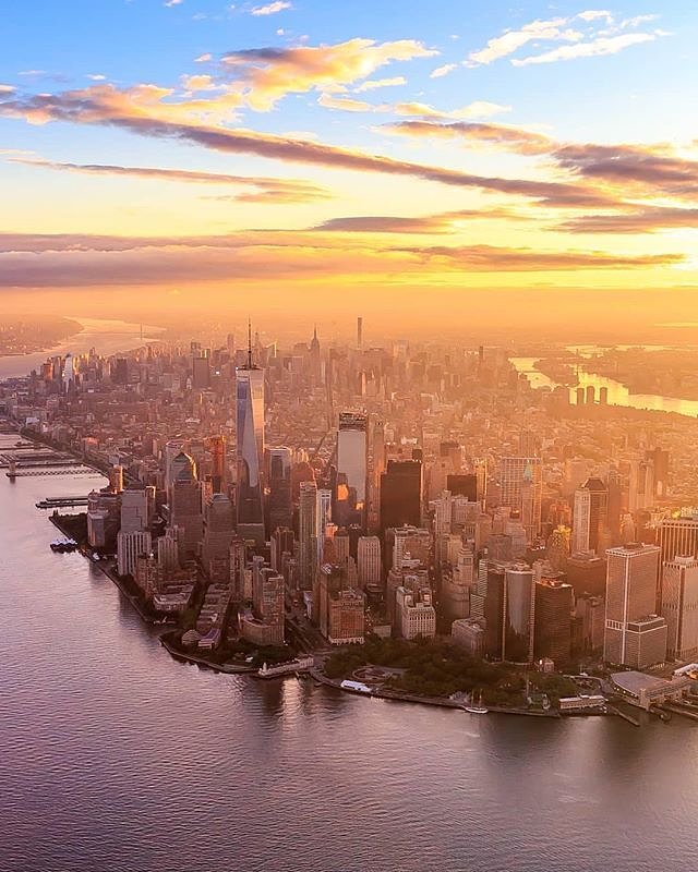 New York, New York. Photo via @killahwave #viewingnyc #newyorkcity #newyork #nyc #sunrise