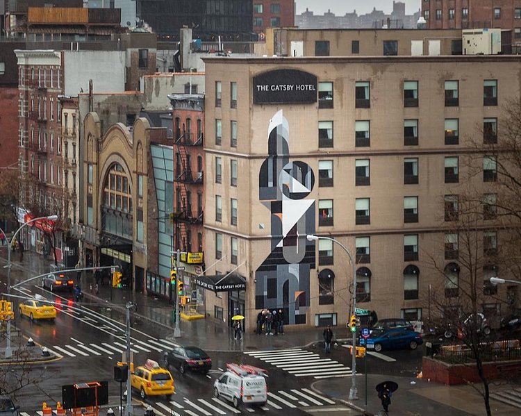 My newly finished mural "Karma Police" on Lower East Side in Manhattan for @newallen_ny. Thanks to everybody who stopped by, @angelsereno91 for assisting me, @documentarygirl for the documentation. Also thanks to @karindumaire and @just_a_spectator today for helping me to shoot the mural and extra special thanks to @milanelman and @franconorhal for all their great work and for making this happen. #rubin415 #thenewallen #nyc #newyorkcity #newyork #lowereastside #eastvillage #gatsbyhotel #thegatsbyhotel #houstonstreet #easthouston #forsythstreet #minimal #copper #spraycanart #publicart #art