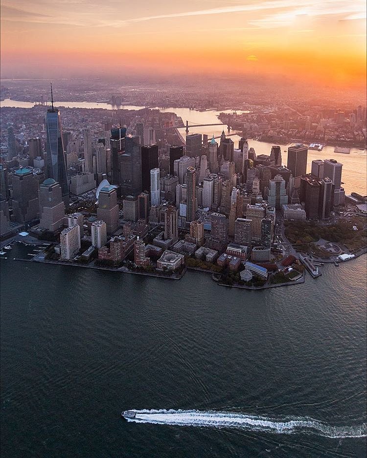 D A W N  V I E W.
.
.
.
.
•••••••••••••••••••••••••••••••••••••••••••••••
#vscocam #exploreeverything #moodygrams #fartoodope #newyorkcity #rsa_streetview #nbc4ny #urbanromantix #icapture_nyc #nyloveyou #pictures_of_newyork #made_in_ny #nyc_explorers #nyc #splendid_urban #ig_color #igmasters #cityscape #ig_all_americas #nypix #ig_worldclub #way2ill