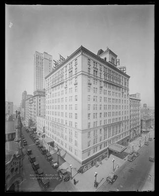 Hotel St. George: The Hotel St. George was constructed between 1865 and 1929 in the historic Brooklyn Heights neighborhood. For a time, it was the largest hotel in the U.S., a complex with over 2,000 guest rooms built to fill an entire city block. The buildings were connected at the basement level. It had a large indoor pool. Presidents were said to have sheltered there. After a decline that began in the 1960s, the hotel was converted to apartments and student housing.