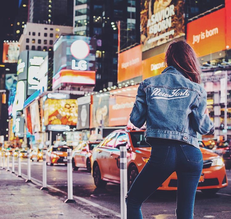 the girl really worth having won't wait for anybody. 📸 @lisarichov 