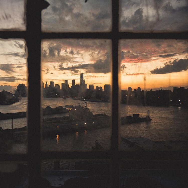 Adventure awaits.

I'm super excited to say that I will be speaking at my old photography school @hallmarkinstituteofphotography this Friday to talk about my career so far.

Truly an honor.