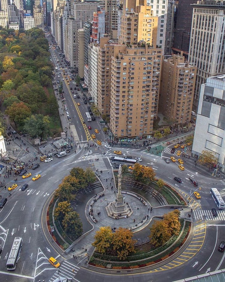 Columbus Circle, Manhattan. Photo via @newyorkcitykopp #viewingnyc #nyc #newyork #newyorkcity #columbuscircle