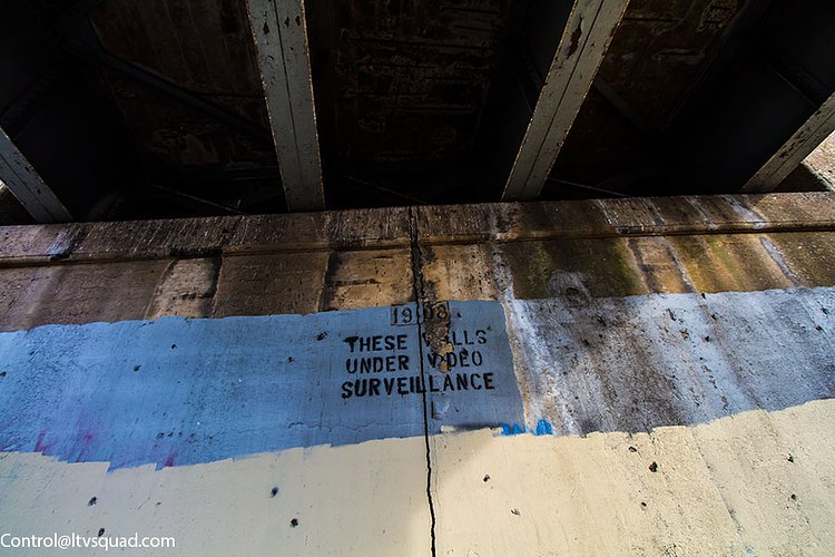 1908 date under Hunterspoint Avenue overpass