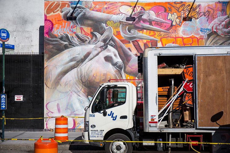 Bowery Wall’s newest mural by PichiAvo mixes colors and classicism