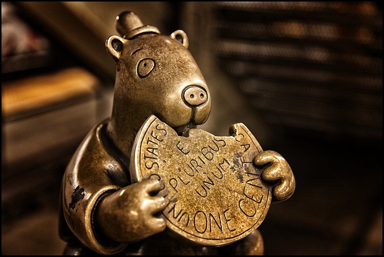 _SG_2013_09_New_York_0155_IMG_0400 | money, money...

Art in NY's metro with Tom Otterness at 14 Street/Eight avenue