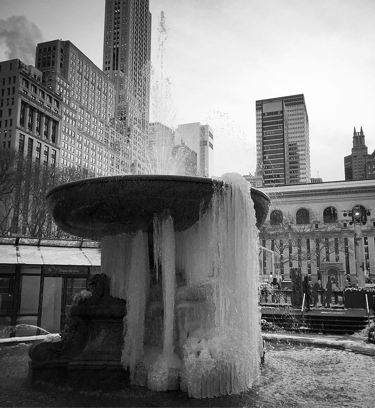 Winter has officially arrived ❄️
#bpfrozenfountain