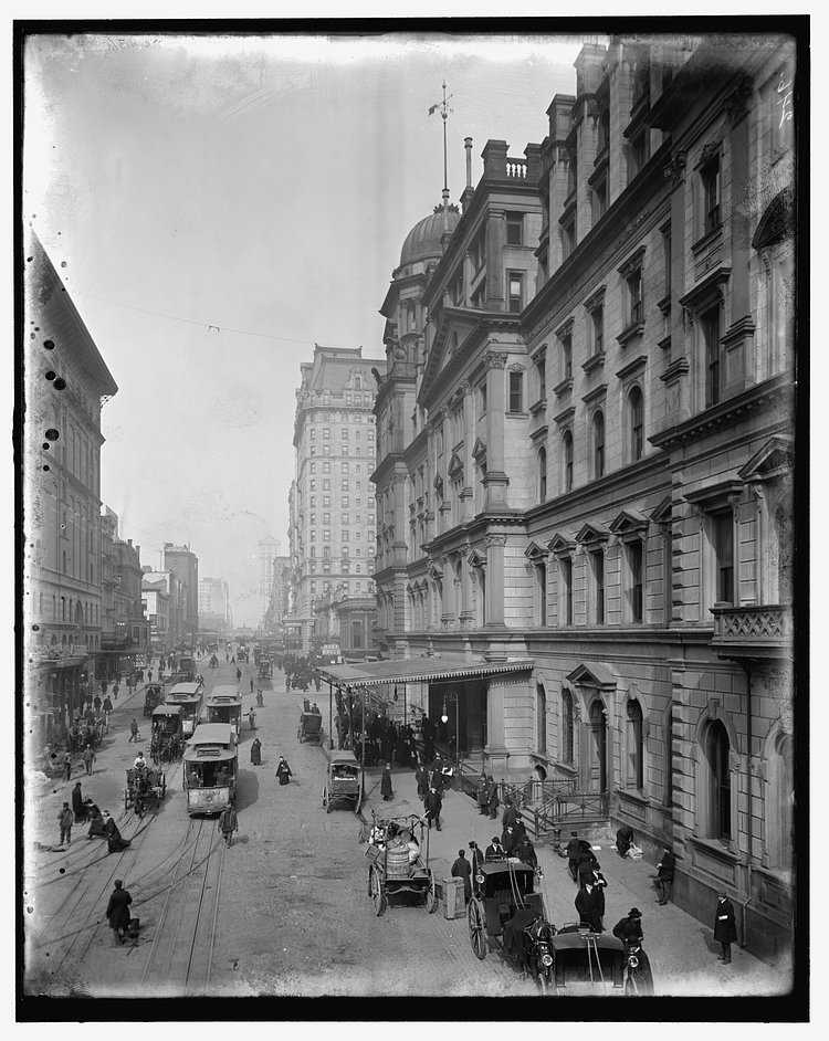 New York City, Snap Shatow, 42nd Street, showing entrance to G[ran]d Central Station, ca. 1905