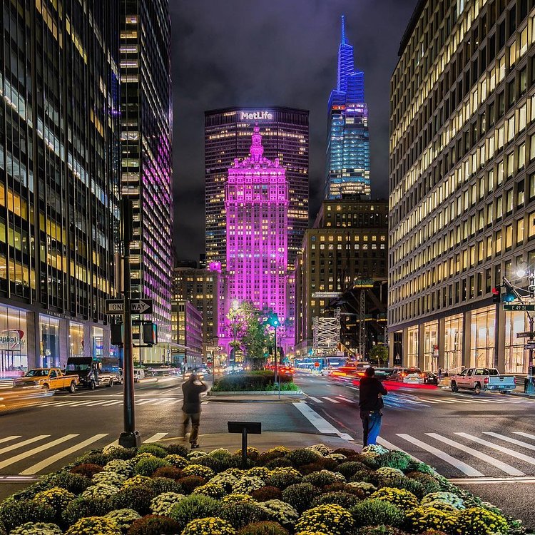 Park Avenue and the Helmsley Building, Midtown, Manhattan