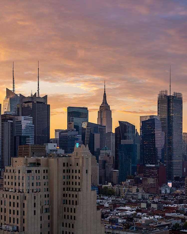 New York, New York. Photo via @dario.nyc #viewingnyc #nyc #newyork #newyorkcity
