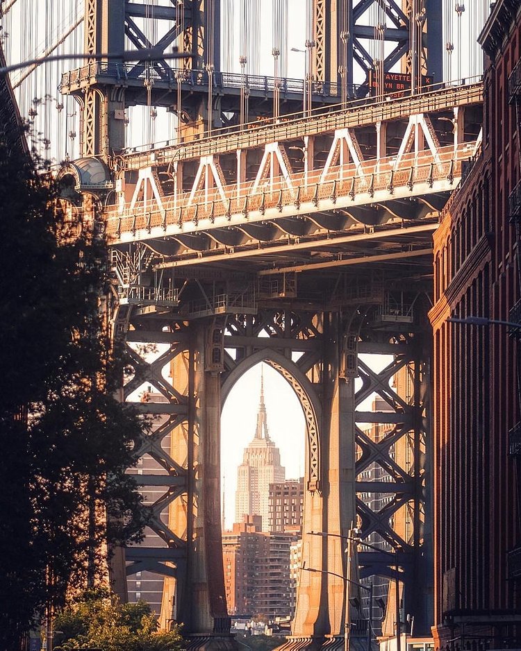 DUMBO, Brooklyn. Photo via @bartblachnio #viewingnyc #nyc #newyork #newyorkcity #empirestatebuilding #manhattanbridge