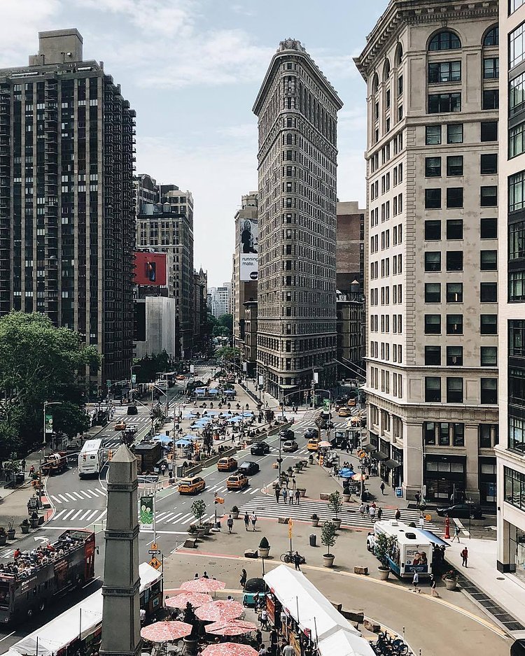 Flatiron Building, Manhattan. Photo via @iwyndt #viewingnyc #newyork #newyorkcity #nyc #flatironbuilding