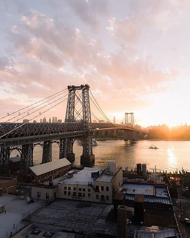 Photo via @opoline 
Williamsburg Bridge

#viewingnyc