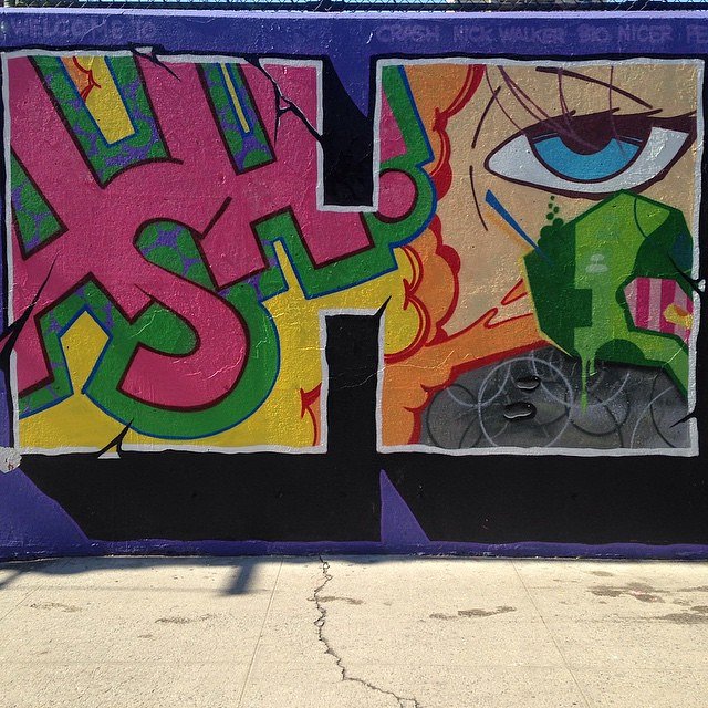 Follow and comment the correct location in #NYC and #win $2! #newyork #newyorkcity #nycalc #Manhattan #streetart #graffiti #games #guessnyc