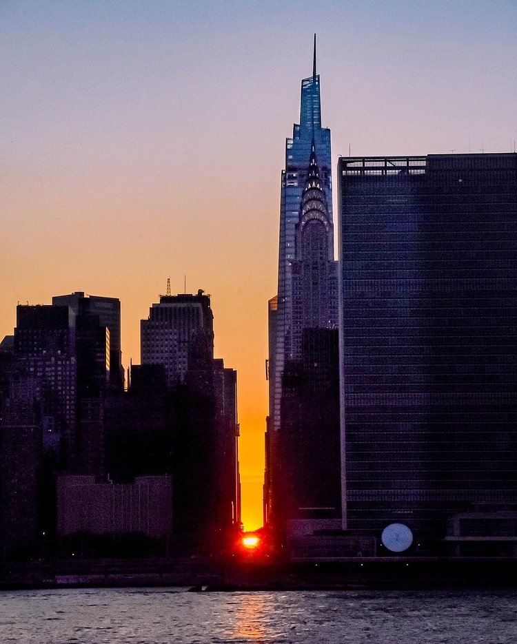 Manhattanhenge over 42nd Street, Midtown, Manhattan