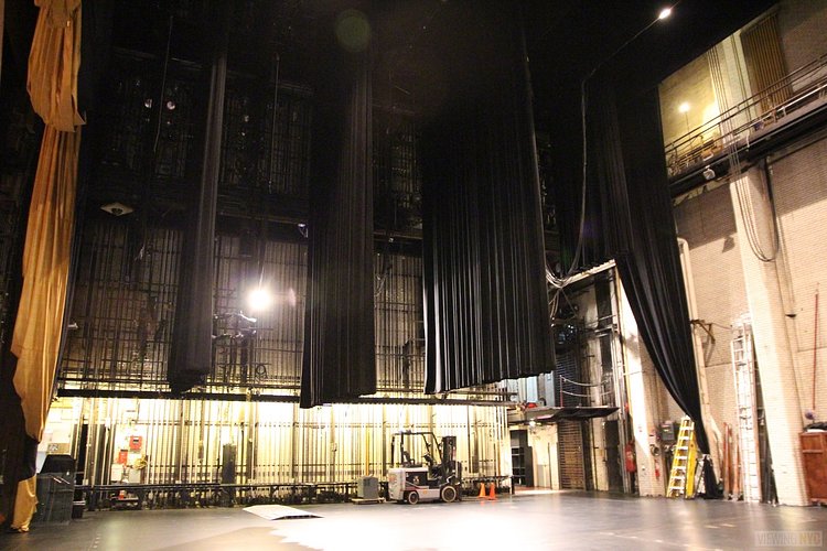 Stage Right Backstage | Built in 1932, Radio City Music Hall is a prime example of art deco architectural style that has withstood the test of time. With tons of gold, reflective surfaces and geometric design, walking through the venue is a bit like stepping back in time. Most of the fixtures, furniture and ornamentation are original, and any replacements are exact replicas of how the theater looked 80 years ago.

Read more here: <a href="https://viewing.nyc/i-braved-a-walkthrough-of-radio-city-music-hall-meant-for-tourists/" rel="nofollow">viewing.nyc/i-braved-a-walkthrough-of-radio-city-music-ha...</a>