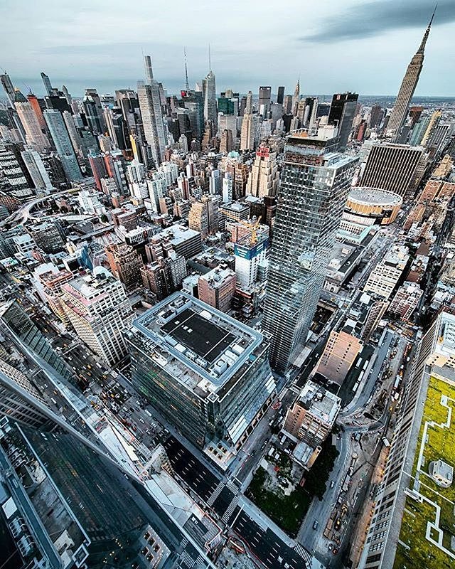 New York, New York. Photo via @lightsensitivity #viewingnyc