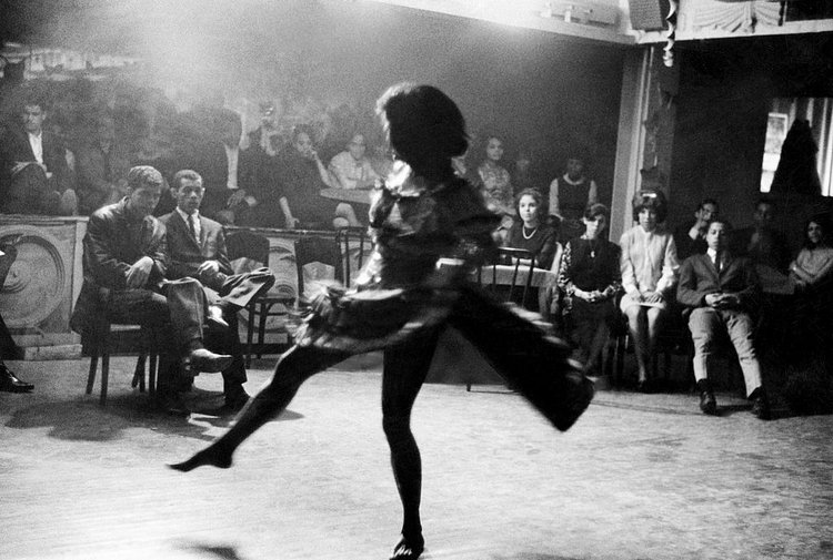 1964: Flamenco at Club 169 on Allen Street, which, as described by The Times, was a “onetime speakeasy on the lower East Side,” and which was on a mission to combat “juvenile delinquency,” limiting its membership to those from ages 16 to 21. “The hardest drink in the house,” read a caption to another photo, “is a 15-cent root beer.” Photo: Sam Falk/The New York Times