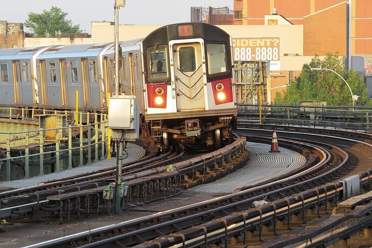 Curve

05/31/2016

#queens #nycsubway #transit #r188 #flushing #sunnyside #queensblvd #nyctransit #train #subway #railway #railfan #instagramnyc #nyc_explorers #what_i_saw_in_nyc #ig_nycity #nycprimeshot #newyork_ig #abc7ny #nbc4ny #cityscape #pix11news #nydngram #fox5ny #timeoutnewyork #seeyourcity #iloveny #nycdotgram #newyork_instagram #icapture_nyc