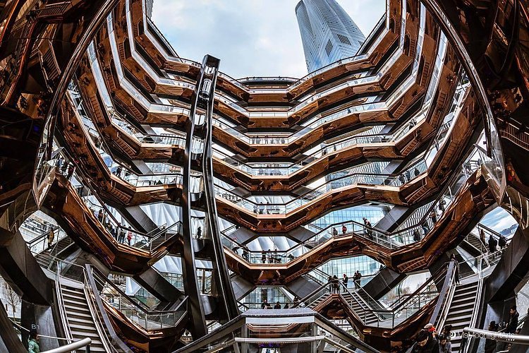 This is a master piece! @hudsonyards @thevesselnyc 📸: @msmoonlightarts #newyork #newyorkcity #nyc #ny #city #streetphotography #thevessel #thevesselnyc #manhattan #skyscrapers #hudsonyards #arquitecture #structure #summer #fast #motion #travel #travelphotography #gltlove #vsco #travelgram  #buildings #visualambassador #thecreatorclass #createcommune #sky #arquitecture