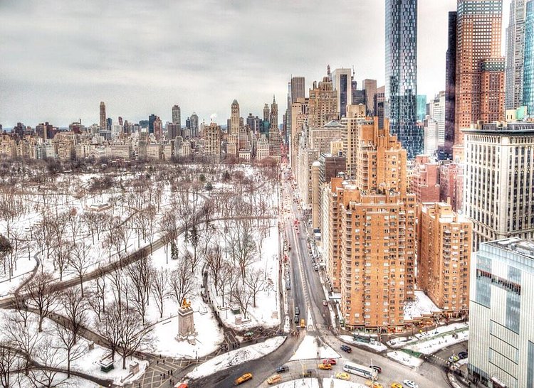 Looking out over a snowy Central Park South #NYC (@tofurious) http://t.co/2YdASS6SA1