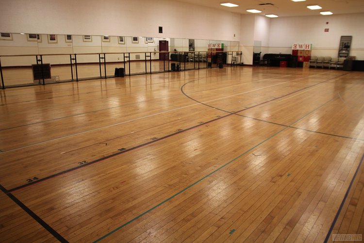 Rockets Rehearsal Space | Built in 1932, Radio City Music Hall is a prime example of art deco architectural style that has withstood the test of time. With tons of gold, reflective surfaces and geometric design, walking through the venue is a bit like stepping back in time. Most of the fixtures, furniture and ornamentation are original, and any replacements are exact replicas of how the theater looked 80 years ago.

Read more here: <a href="https://viewing.nyc/i-braved-a-walkthrough-of-radio-city-music-hall-meant-for-tourists/" rel="nofollow">viewing.nyc/i-braved-a-walkthrough-of-radio-city-music-ha...</a>