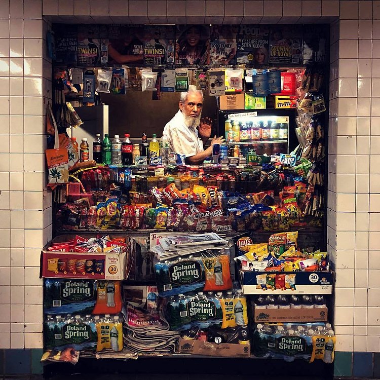 New York, New York. 📸via @johnnybegusto #viewingnyc #nyc #newyork #newyorkcity #subway