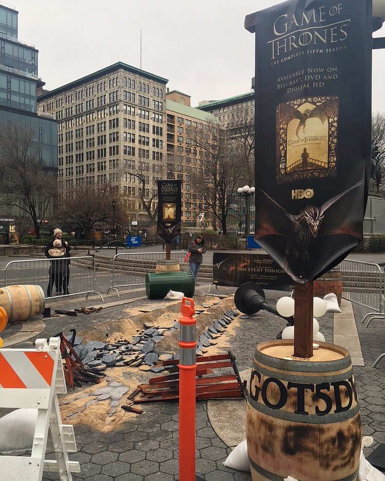 NYC is celebrating today's @GameofThrones Blu-Ray/DVD release with a dragon "crash landing" activation #GOT5DVD https://t.co/3E45QGVjHp