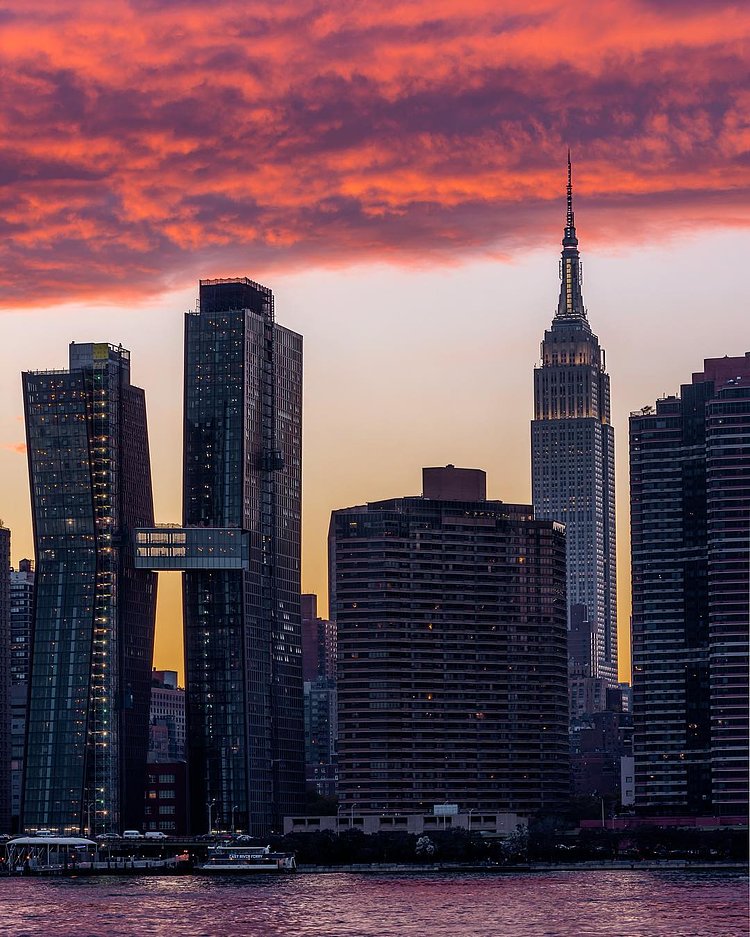 Let me get this straight: Brooklyn says YO and Manhattan says...HI? To Queens? OY vey....
✨🤔✨😂✨
Sunset from Gantry Park in Queens last night with...nobody but me! But still check out some of the friends I tagged in the photo for some great photography! Happy Friday y'all!
✨👊🏼👨🏻✨
Camera: Nikon D7200
Lens: Nikkor 18-105 @ 70mm
ISO: 100
Aperture: F11
Exposure: 1/20s
NEF (RAW) format
Post-processing/Edit: Lightroom
✨🌇✨🌆✨🌃✨🌉✨
#empirestatebuilding #queens #shotzdelight #wanderlust #shotzdelight #igpodium #killeverygram #visualambassadors #citykillerz #artofvisuals #theimaged #killeverygram #igworldclub #urbanandstreet #instagramnyc #urbanromantix #ig_worldclub #world_shotz #way2ill #worldbestgram #worldcaptures #ig_mood #moodygrams #agameoftones #fatalframes #heatercentral #instagood #ny #nyc