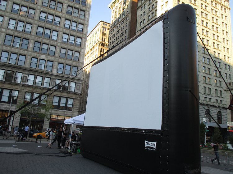 Union Square with inflatable movie screen 9431 | Union Square with inflatable movie screen for a showing of the Wizard of Oz from 1939 - NYC 2015 New York City August evening summer film program downtown Manhattan park parks movies outdoor screening drive in drive-in New York Film 